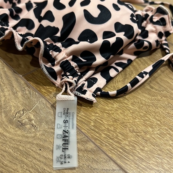 Zaful string bikini in leopard print - Picture 3 of 5